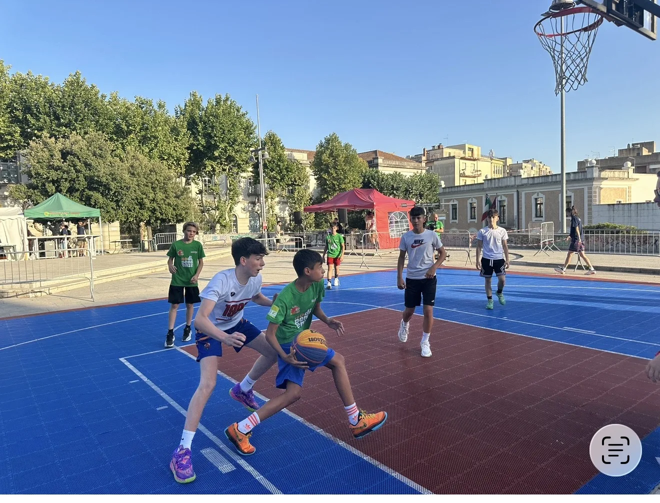 Oltre 15 squadre e 50 atleti per la prestigiosa tappa “Gold” del circuito FISB Sardegna. Sabato sera il momento più toccante: la città si ferma per ricordare Ninni Careddu, storico pilastro dello sport nuorese.