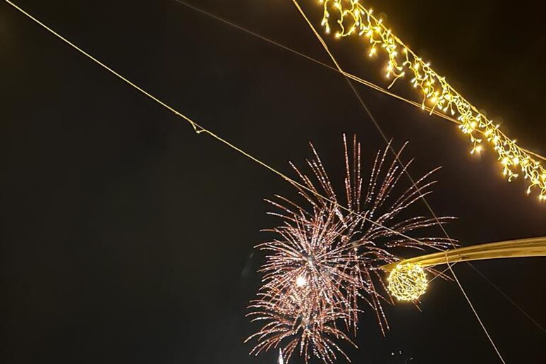 Capodanno in Sardegna, migliaia in piazza per 8 big in concerto
