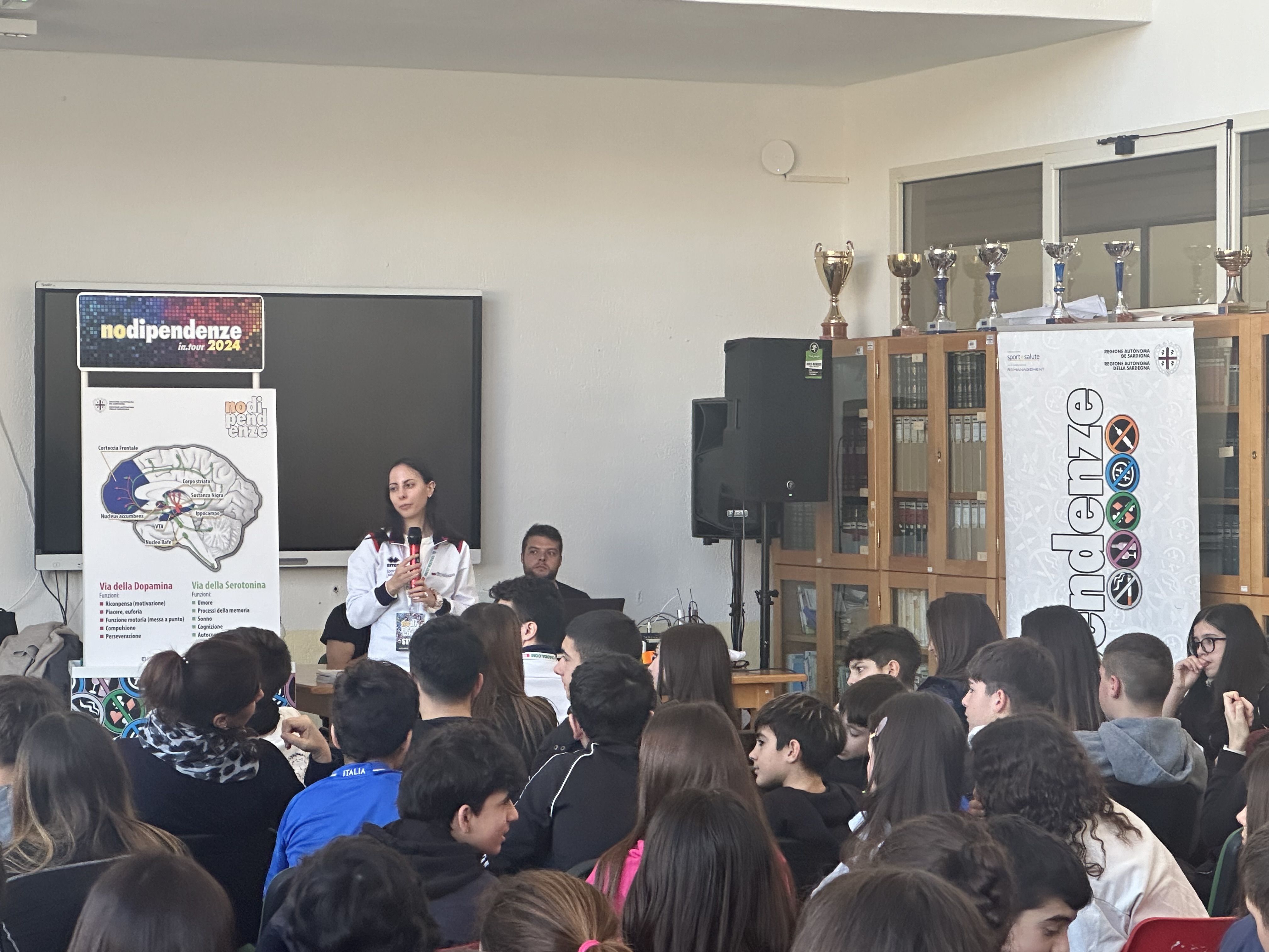 A Siniscola e Sennori trionfo del tour “no-dipendenze”. L’importanza dell’intervento in età pre-adolescenziale.