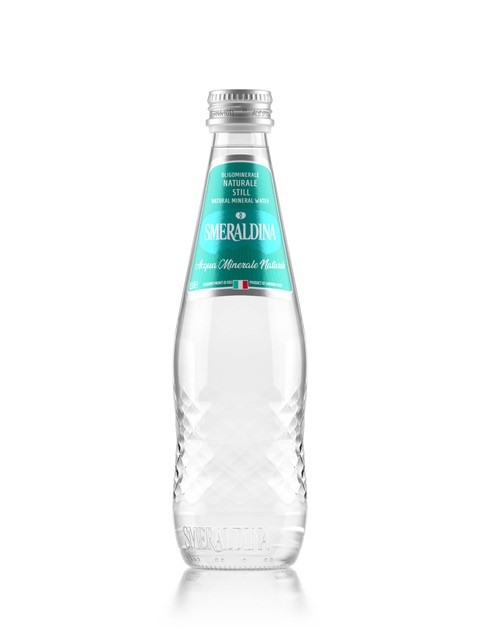 La Smeraldina: novantotto anni e non sentirli. La storia di un’acqua oramai internazionale.