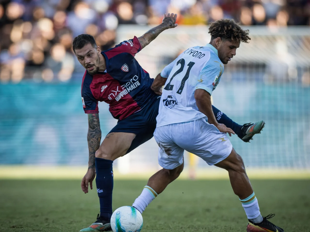 Cagliari travolgente. Supera per 4 a 1 il Frosinone e vola agli ottavi di Coppa Italia dove troverà il Napoli al “Maradona”.