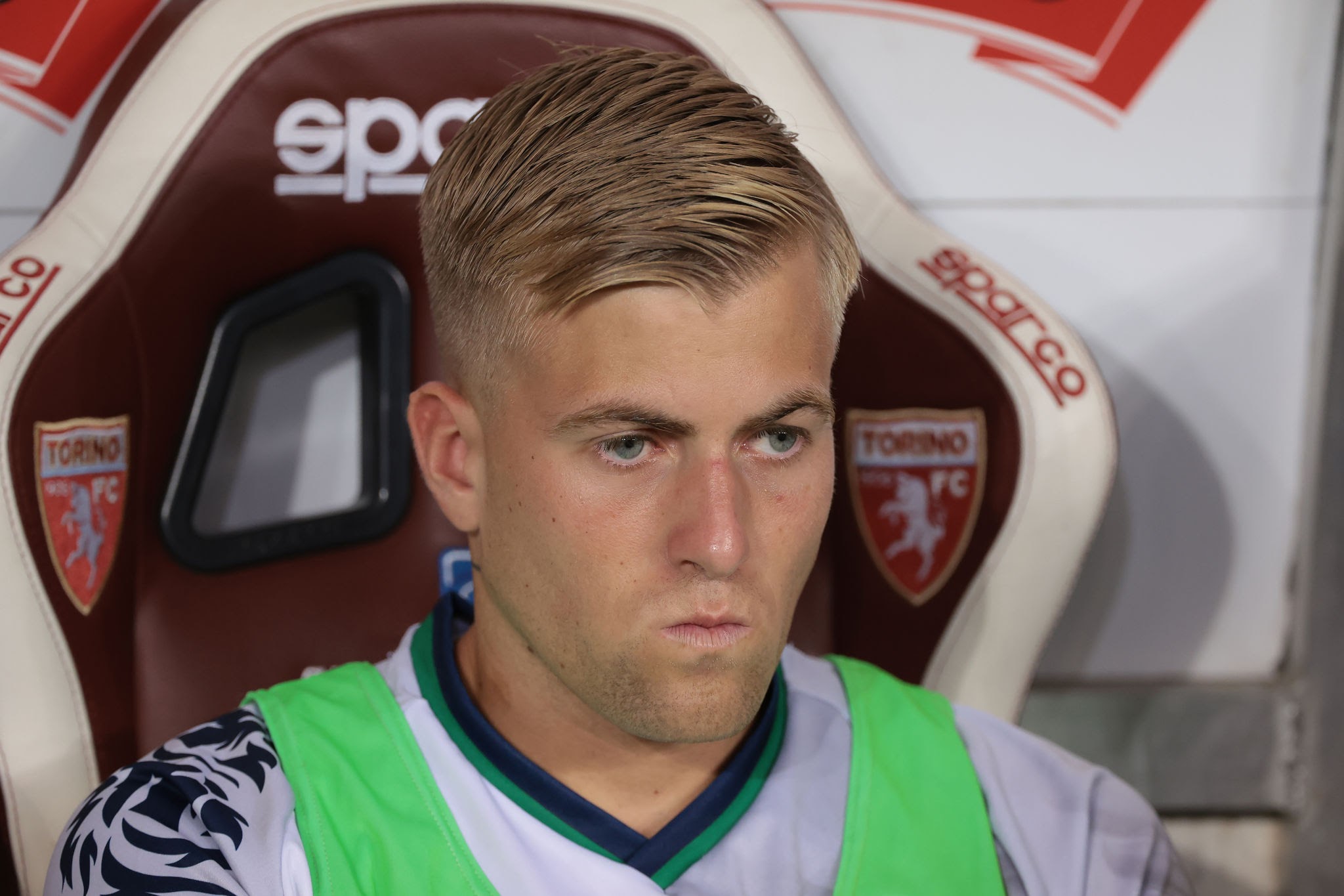 Il Cagliari passa il turno in Coppa Italia. Travolto il Frosinone con Felici in gran spolvero.