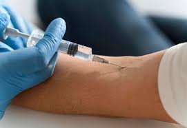 Arriva il siero unico contro Covid e Influenza: la Sardegna si spacca. Tra la comodità di un solo "pinzo" e la trincea dei “No-Vax” che non si arrende.